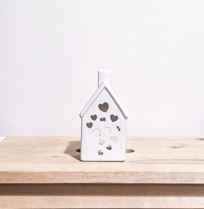 Świecznik domek cermika biały tealight domek serca  lampion latarnia