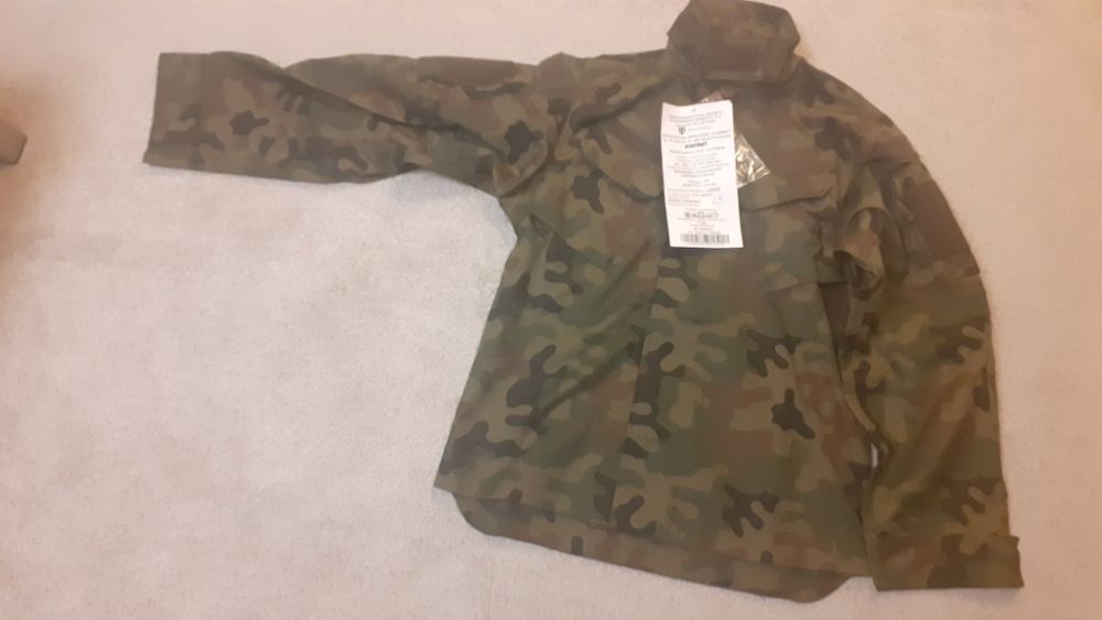 Mundur polowy wytrzymaly i nowoczesny 124P