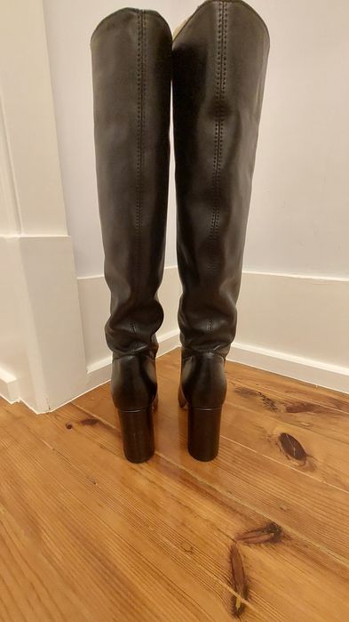 Botas altas pretas de óptima qualidade