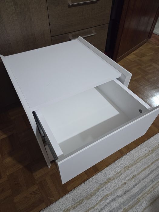 Mesa de cabeceira - Nova