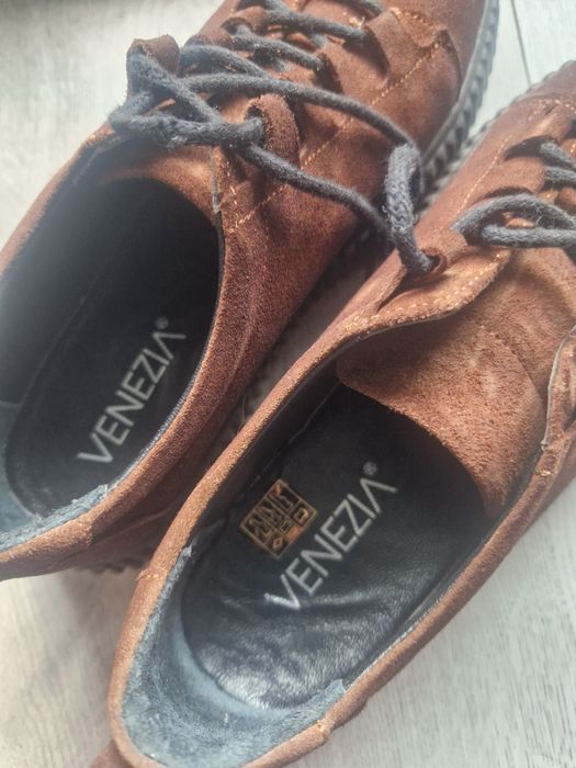 Buty trampki Venezia 40