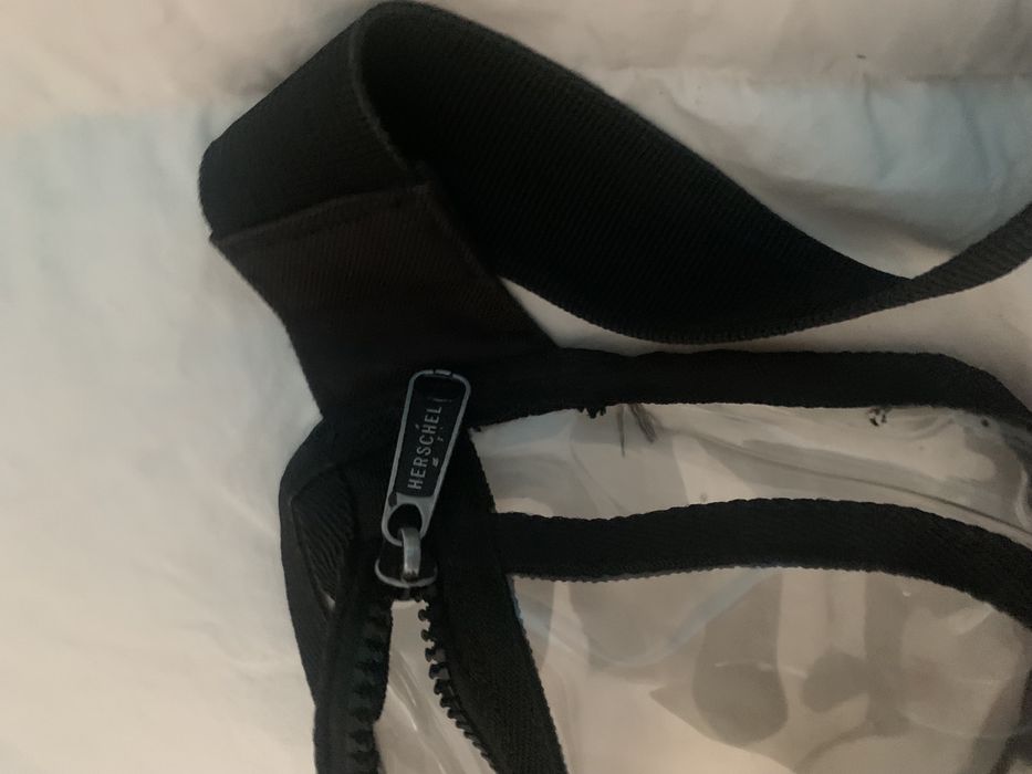 Mala hercshel transparente