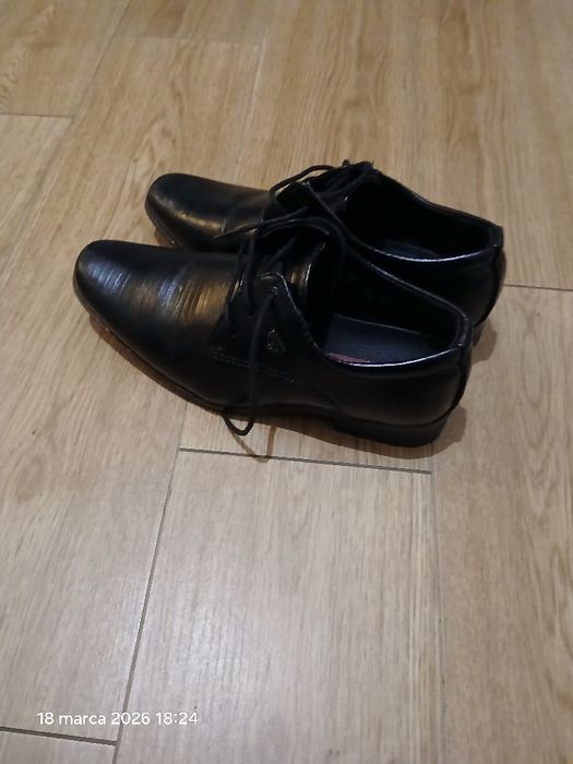 Sprzedam buty na komunię