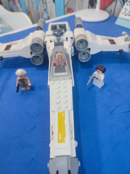 LEGO Star Wars X-Wing Fighter – Completo – Excelente estado