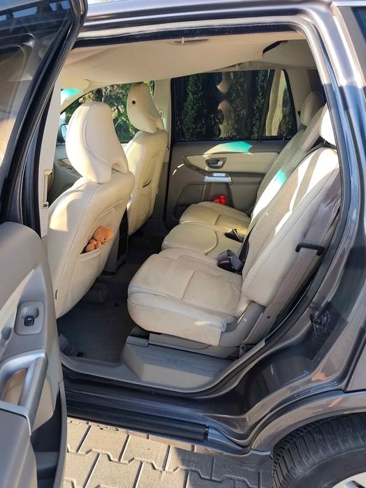 2006 Volvo XC90 2,4 дизель, автомт.  В наявності.  У Львові.  Тільки для діючих військових ЗСУ
