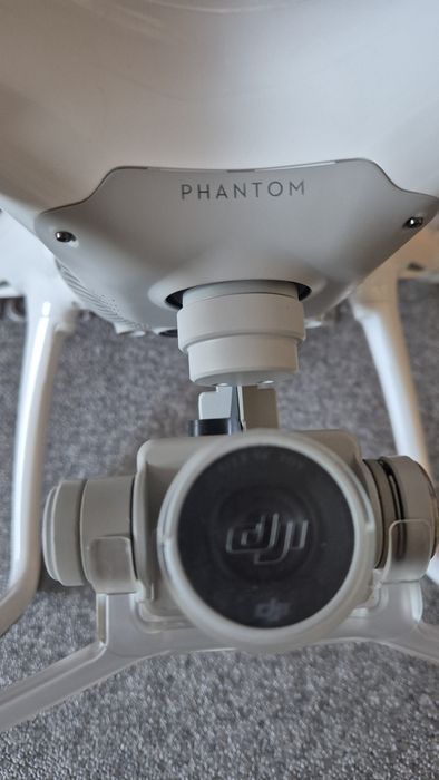W zestawie Dron Dji phantom 4 ipad mini 4