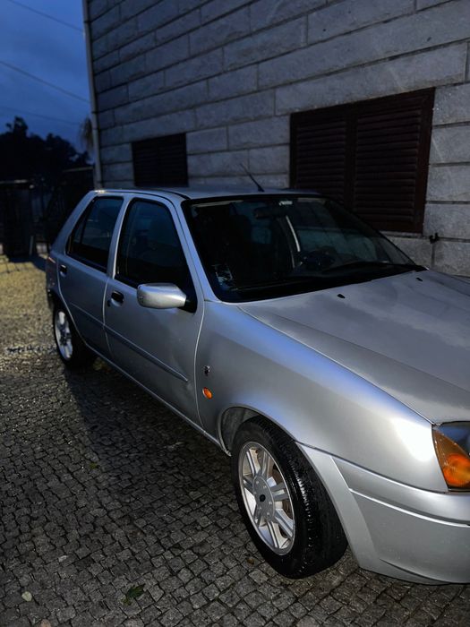 Vendo a carro em ótimo estado