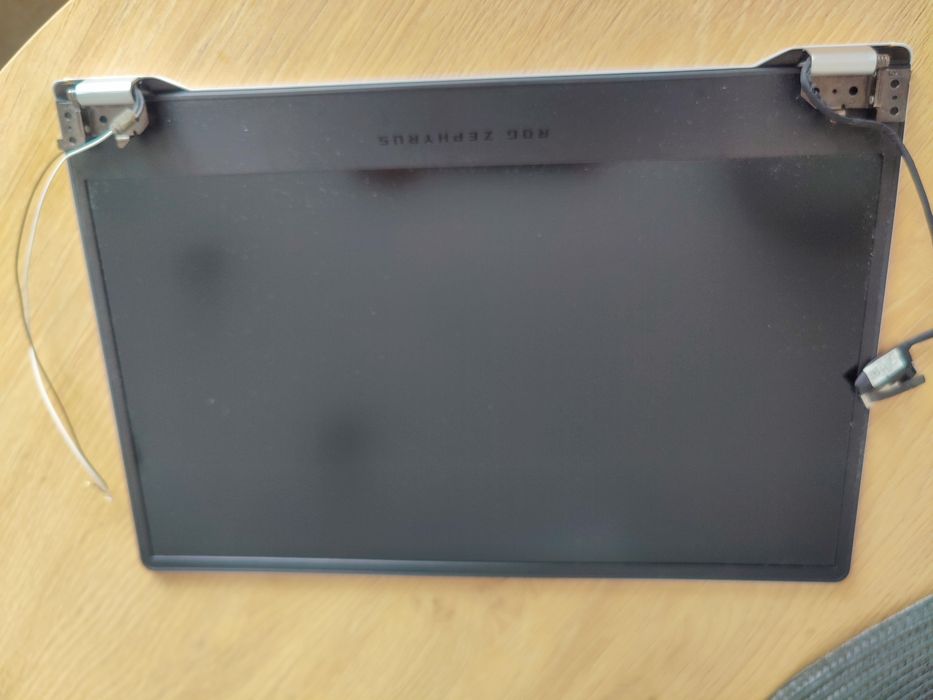 Pokrywa ekran Asus rog Zephyrus g14 2021