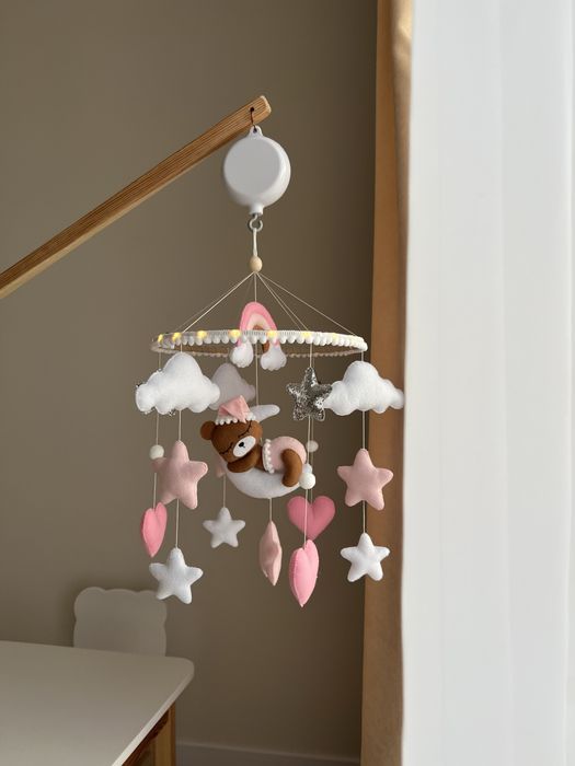 Мобіль в дитяче ліжечко