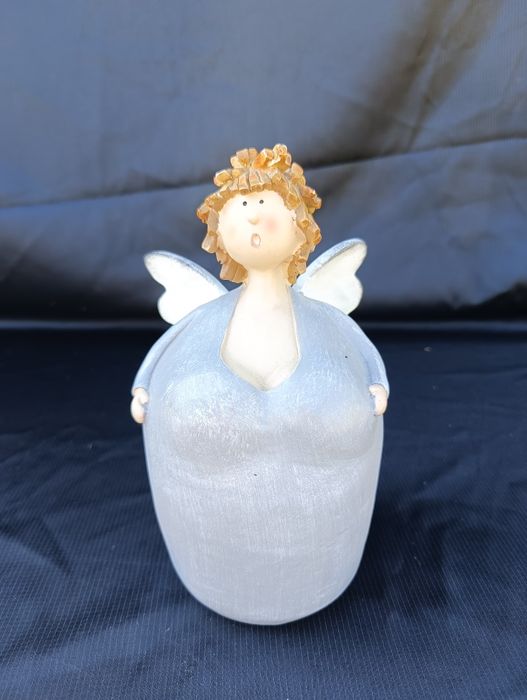 Plastikowa figurka aniołek