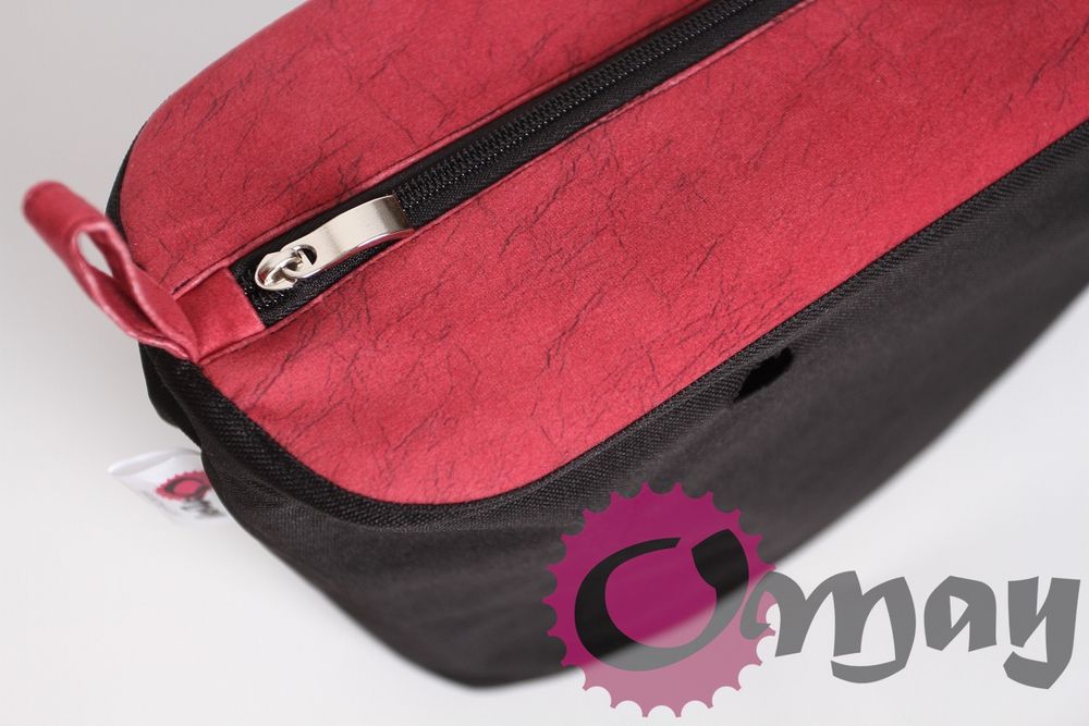 Czarny organizer do OBAG MINI czerwony z czernią wkład OMAY
