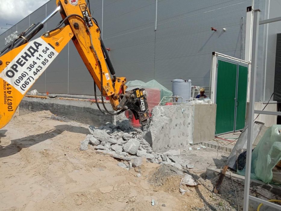 Аренда JCB 3CX (гидромолот, фреза, ямобур)