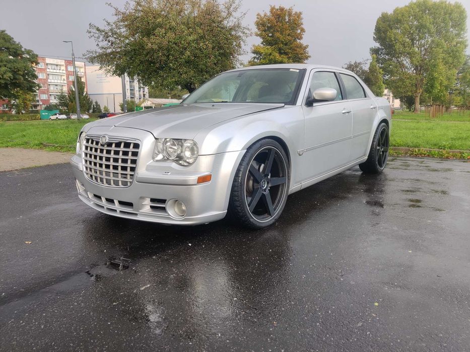 Samochód do ślubu Chrysler 300C SRT8 wynajem przejazdy teledyski