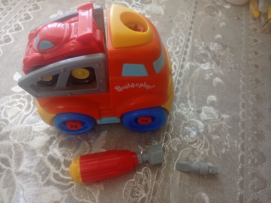 Машинка конструктор з викруткою