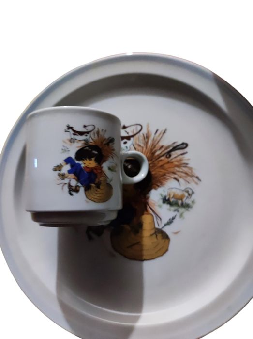 Prato e caneca com pires "o miúdo" da Vista Alegre