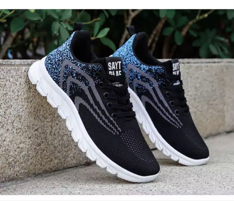 Легкі чоловічі кросівки р. 44