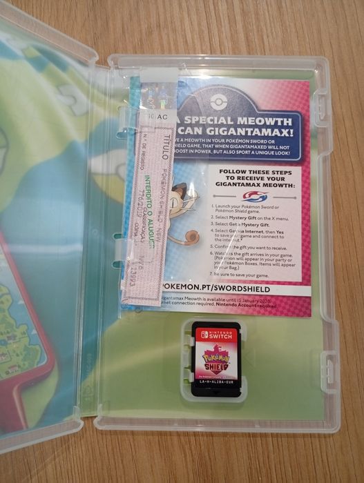 Nintendo Switch + Mario Kart + Zelda BOTW + Pokémon Shield + Extras