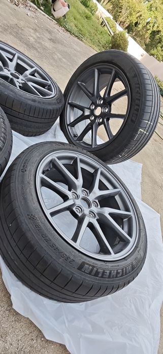 Jantes 18  para Tesla model 3 com os pneus