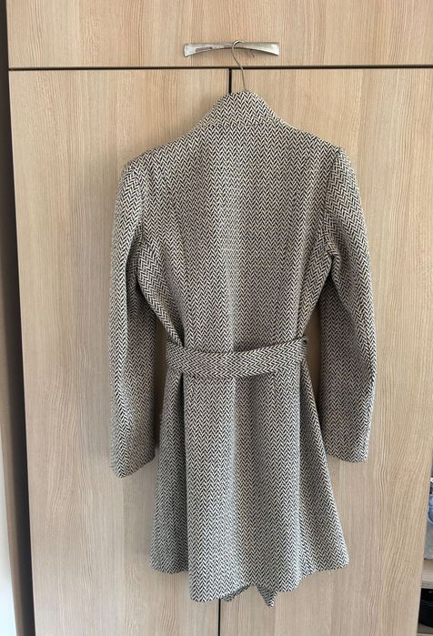 Жіноче пальто демисезонне