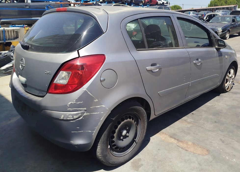 Para peças OPEL Corsa D