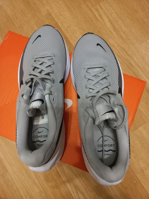 Кросівки    Nike