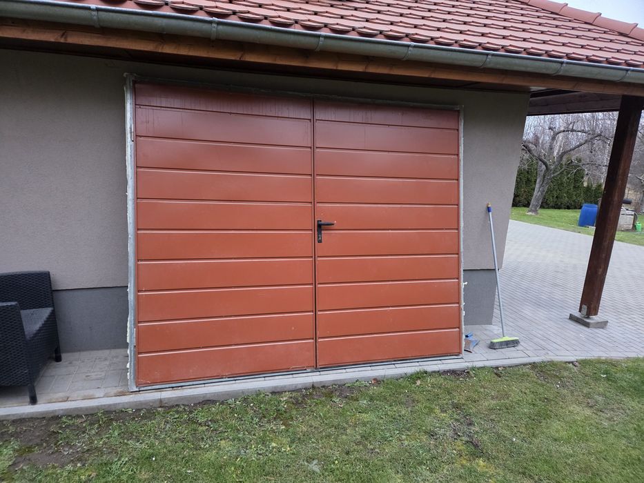 Brama garażowa ocieplana