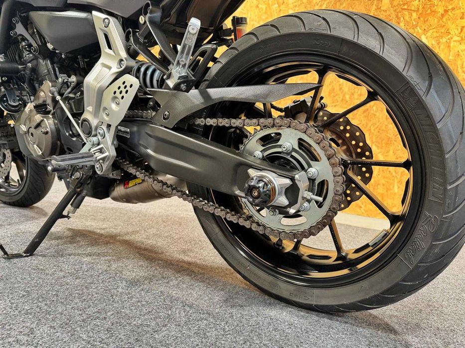 Yamaha Mt-07 Akrapovic + extras