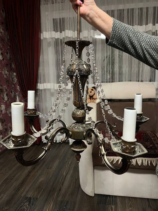 Люстра в класичному стилі