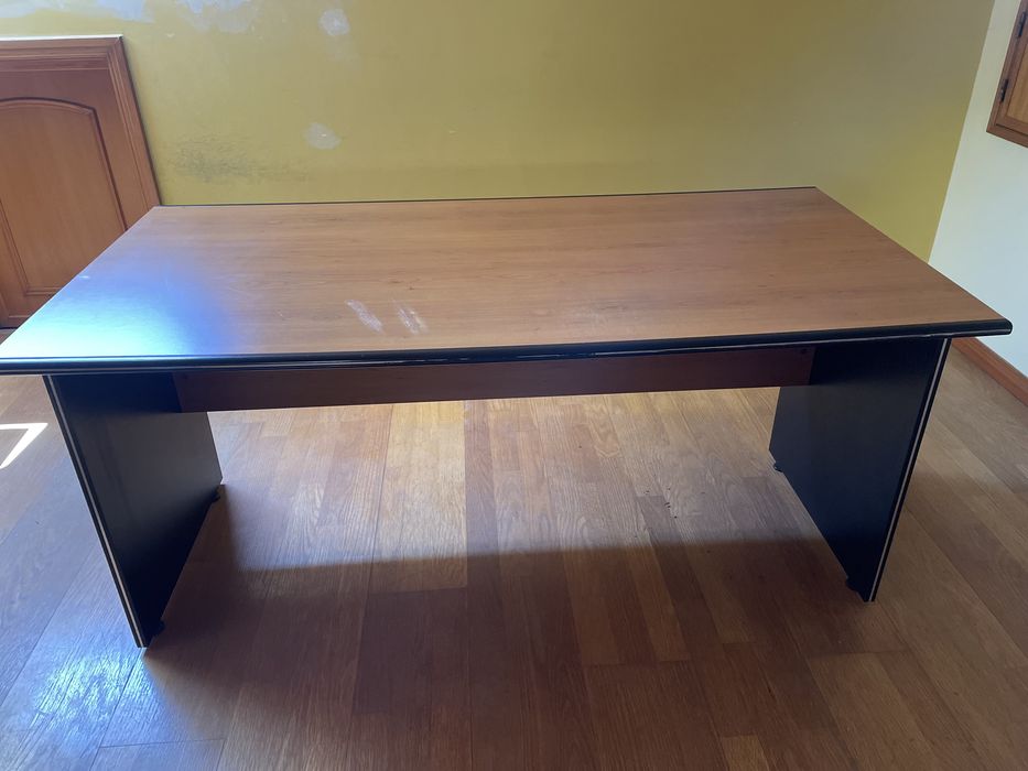 Secretária e Móvel  URGENTE