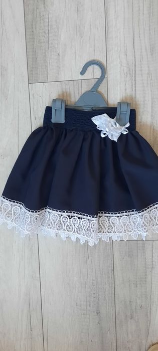 Шкільний піджак та спідниця