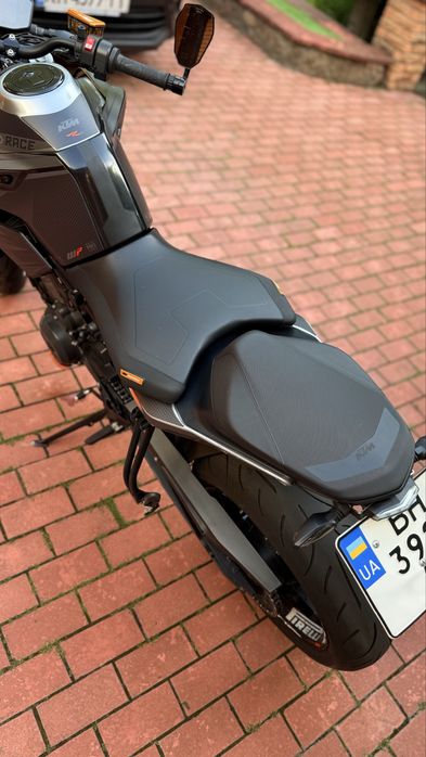 Мотоцикл КТМ (KTM 790 Duke R )
