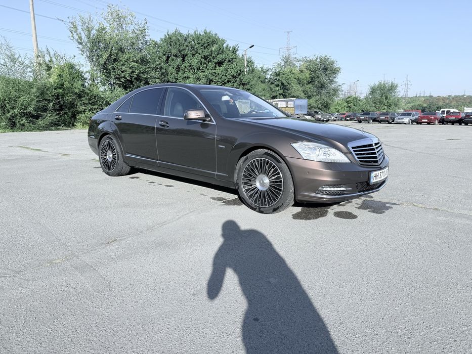 Продам мерседес w221 3.0 D 2012
