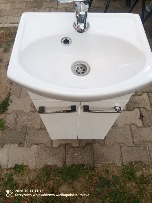 Szafka zlew kran