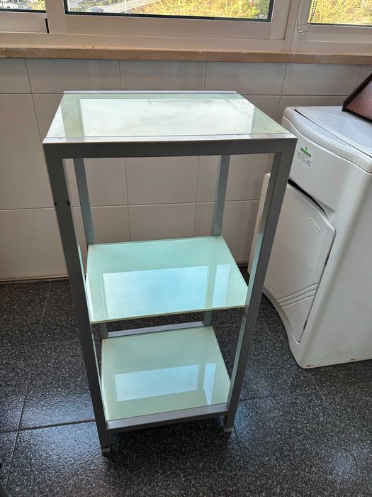 Móvel/estante em vidro