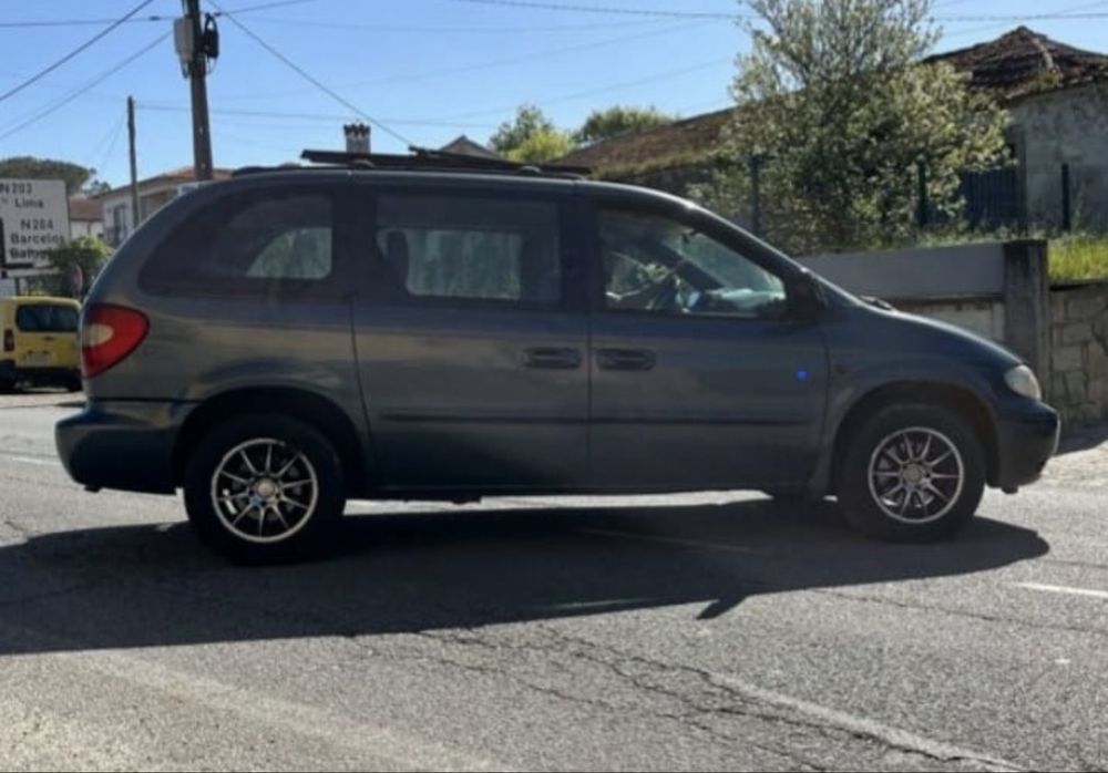 7 lugares Chrysler Voyager 2001 2.5