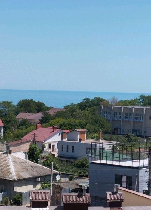 2 комнатная квартира на Даче Ковалевского  с видом на море.