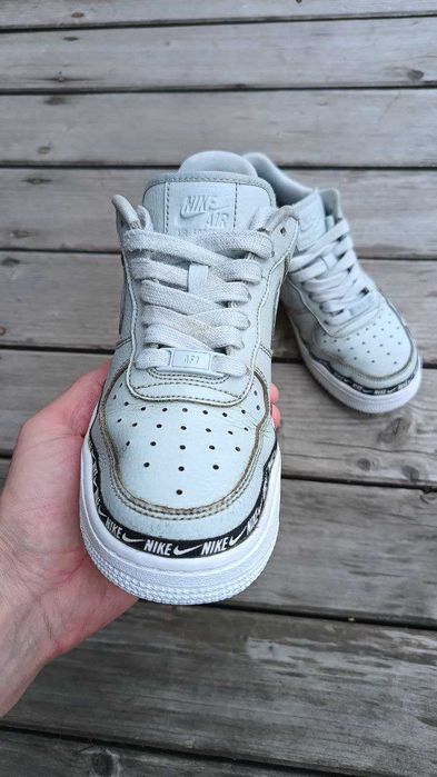 NIke кросівки (23.5 см устілка) Кросівки найк. Стильні шкіряні кросівк