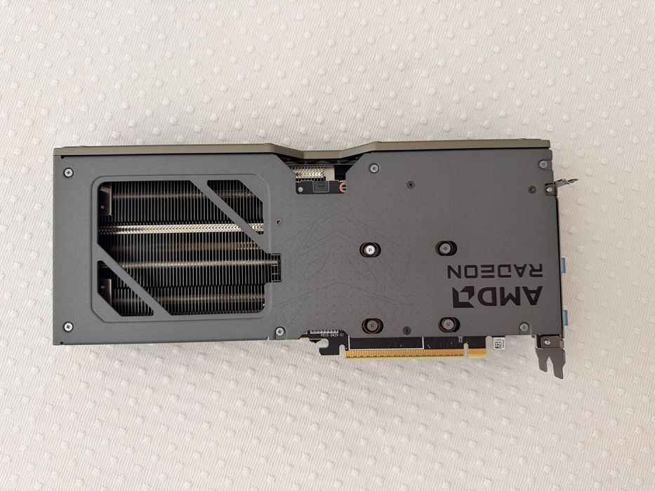 AMD radeon RX 9060 XT SAPPHIRE