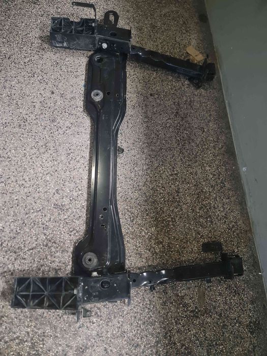 Charriot frente RENAULT Megane IV (B9A/M_)