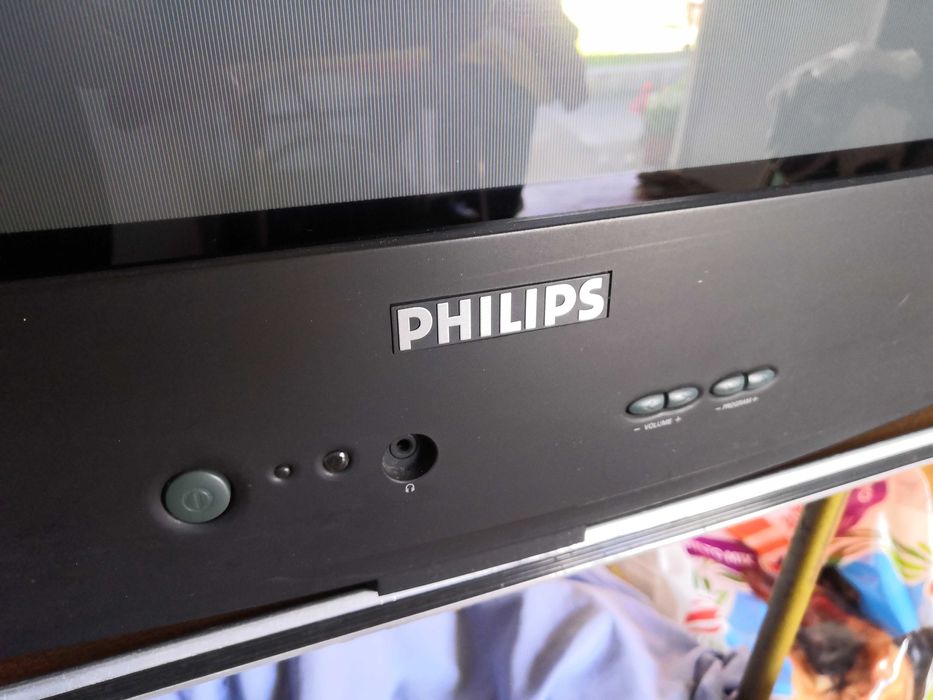 TV Philips 72cm cores com aparelho tdt