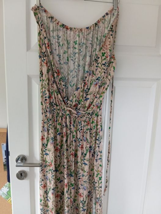 Sukienka w łąkowe kwiaty