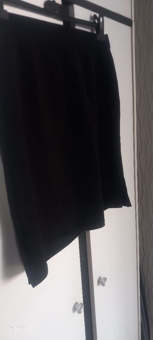 Czarna mini spódniczka