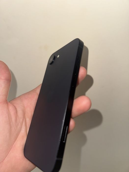Iphone 16e sem uso
