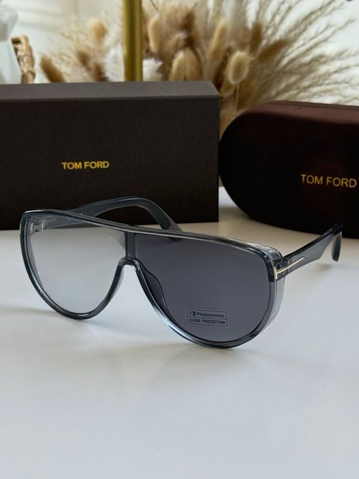 Сонцезахисні окуляри . Хамелеони . Tom Ford