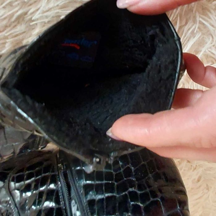 Сапожки  кожа 39р тисненые