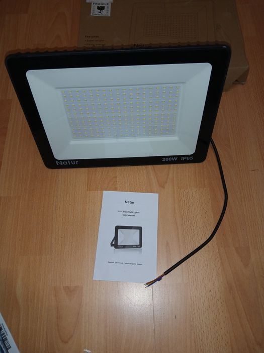 Halogen zewnętrzny LED