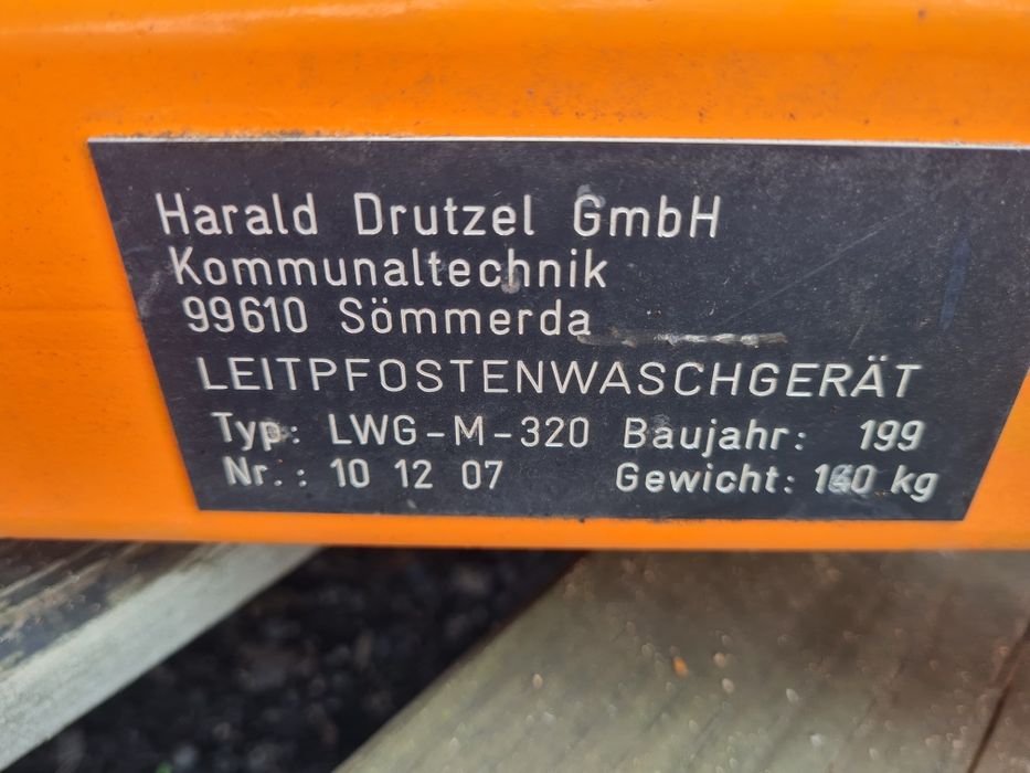 Myjka do znaków tablic drogowych