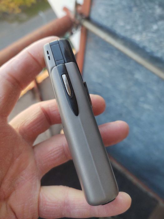 Nokia 8910.    .
