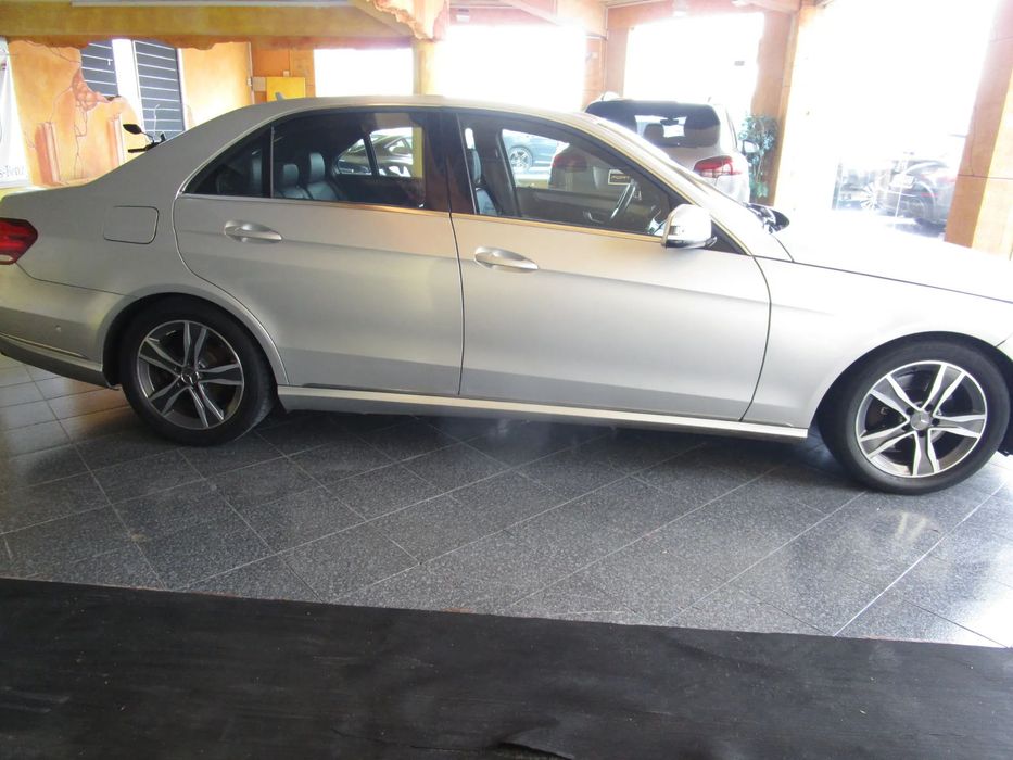 Mercedes-Benz E 300 BLUETEC Hybrid Avantgarde