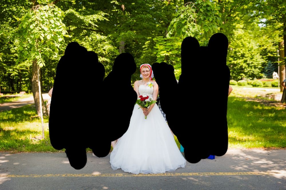 Продам весільну сукню